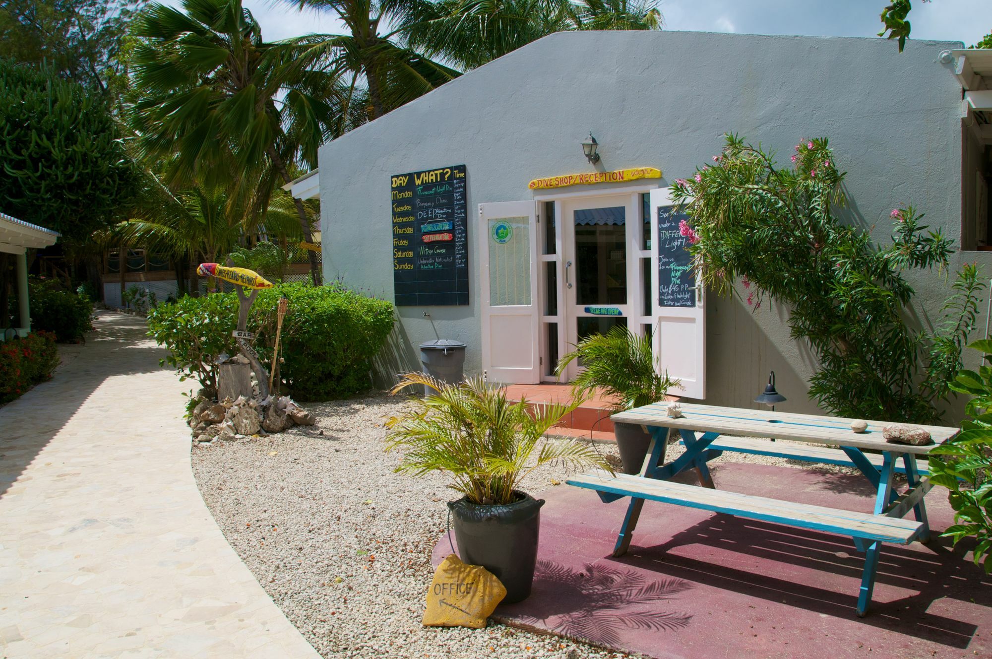 Апарт готель Caribbean Club Bonaire Екстер'єр фото